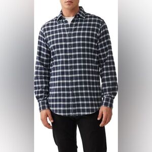 Old Navy Men's Blue and White Plaid Button Down Long Sleeve